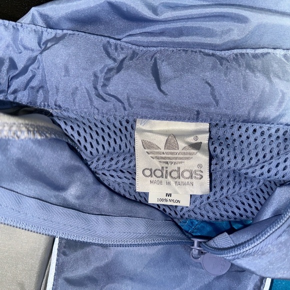 VINTAGE Adidas Women's Blue and Silver Qtr Zip Jacket - Picture 13 of 15